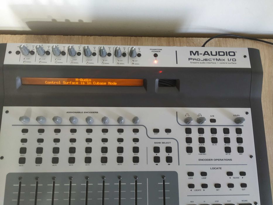 mixer / interfata audio digitala si midi controller pt produs muzica