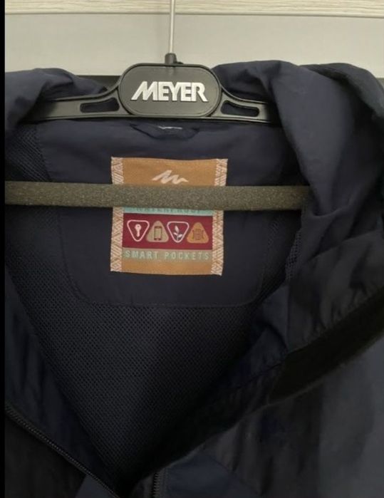 Jachetă impermeabilă 

QUECHUA