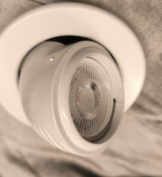 Осветително тяло LED, за вграждане с насочване