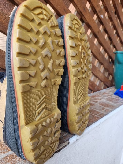 Cizme de iarna 43/44 foarte calduroase si calitative