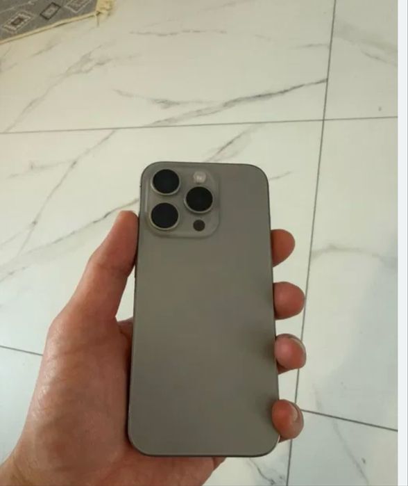 iPhone 15 pro; 256 Гб