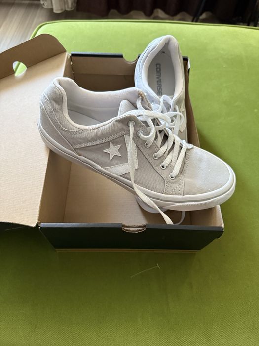Vand Adidasi converse