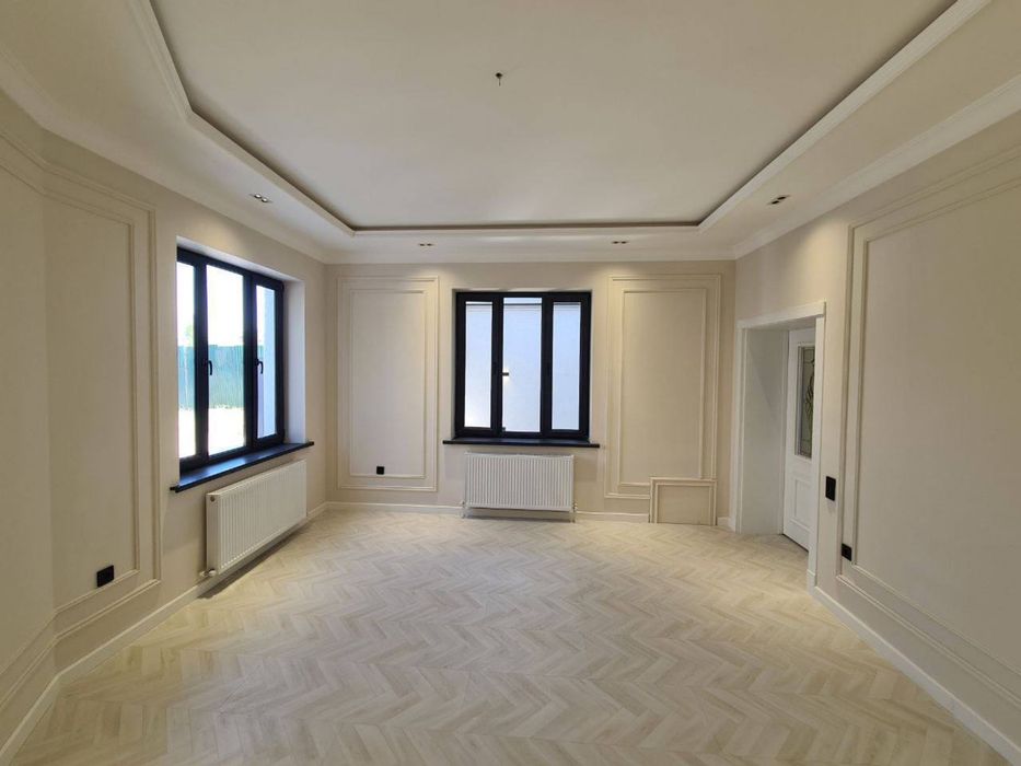 Продается дом Мирзо-Улугбек район. Центр Луначариского.