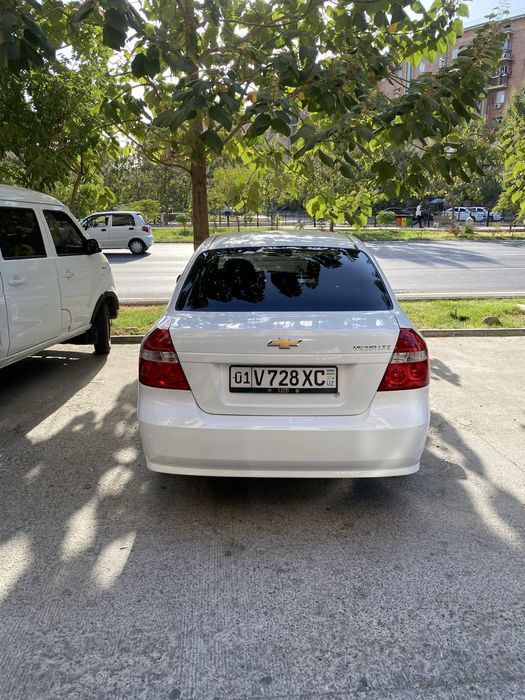 Nexia 3 sotiladi srochna