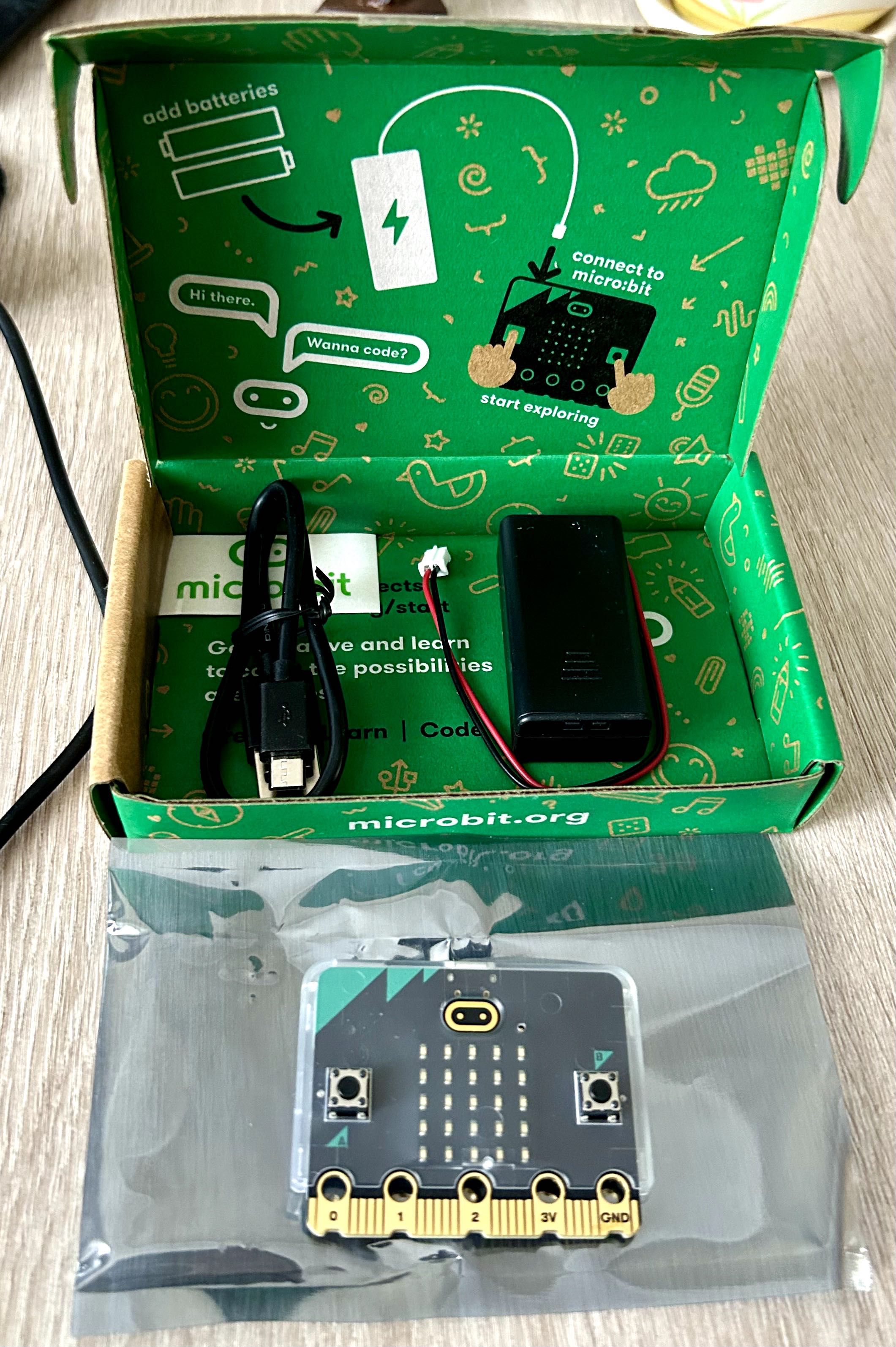 BBC micro:bit V2 Go: Ваш шаг в детскую робототехнику