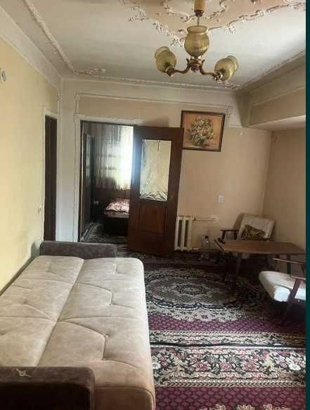 СРОЧНО! Продаётся на Ц-4 Квартира 1в2/4/4, КИРПИЧ 42м², Ор-р Алайский