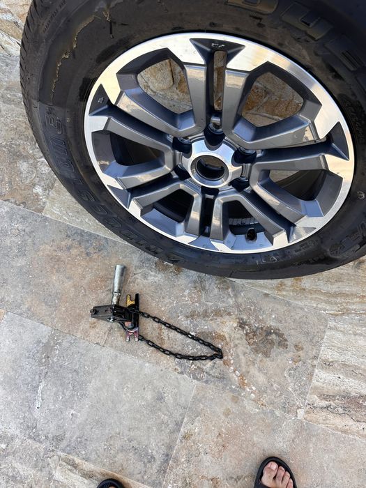 Rulou bena mitsubishi l200 model 2022 si roata rezerva cu prindere noi