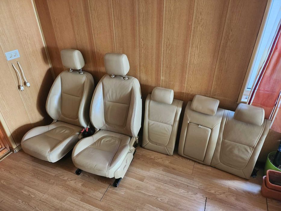 Interior piele jaguar xf 2013
