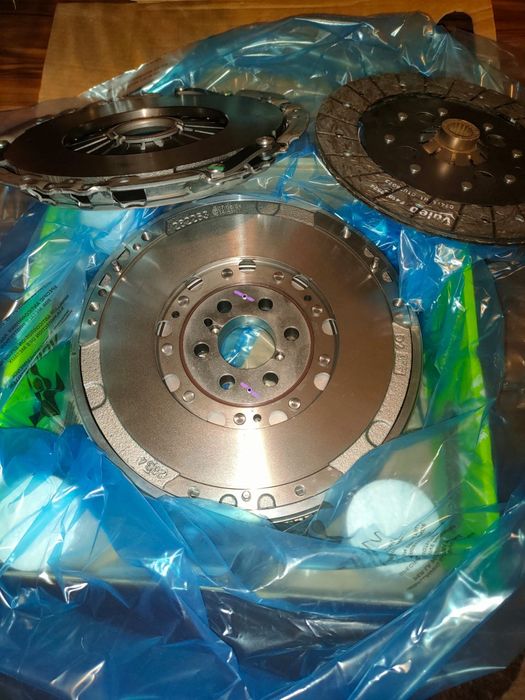 Vând ambreiaj cu volanta masa dubla Alfa Romeo 145/146/147/156/166 1.9