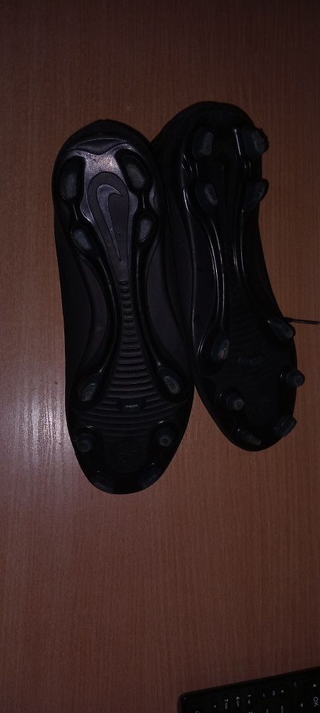 Оригинал ни бутонки на nike