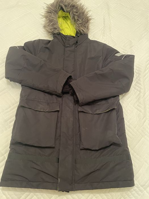 Продам зимнюю куртку на подростка 13-14 лет