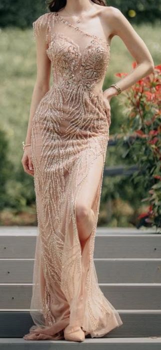 Дизайнерска бална рокля