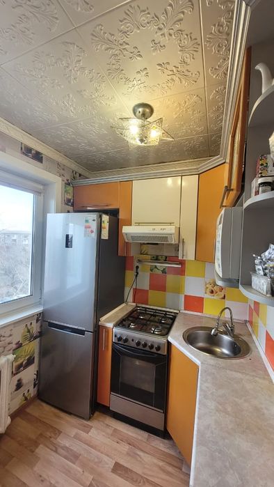 Продам 2 к кв р-н Уюта 5/5