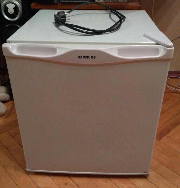 Продам Минни холодильник бренд Samsung