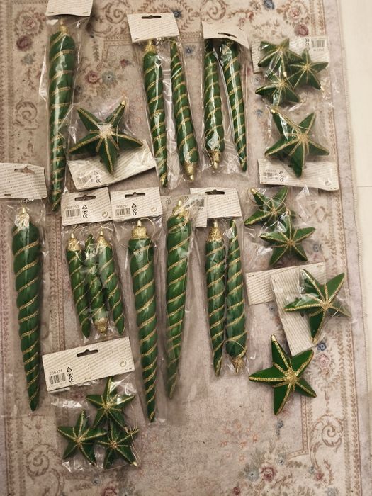 Холандски коледни играчки от смола