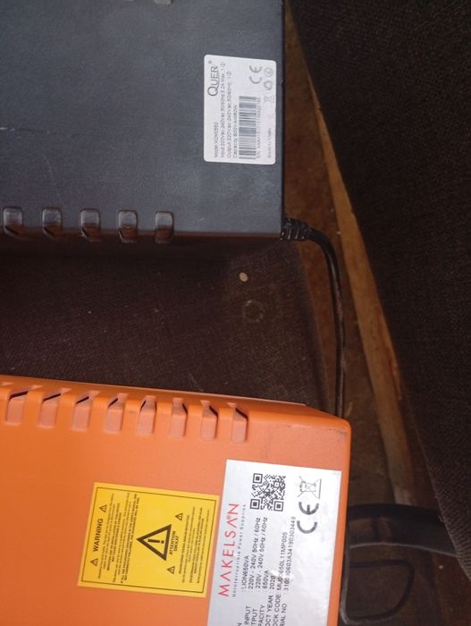 Vând doua ups stare buna