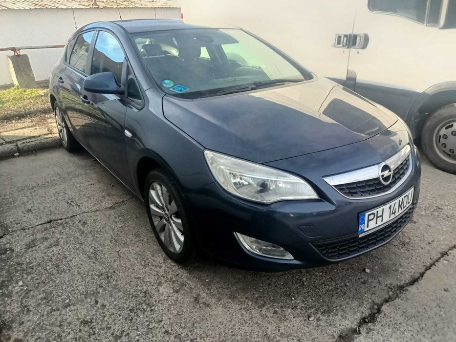 Opel Astra J 1.6 Mpi 2011 face presiune in vasul de expansiune