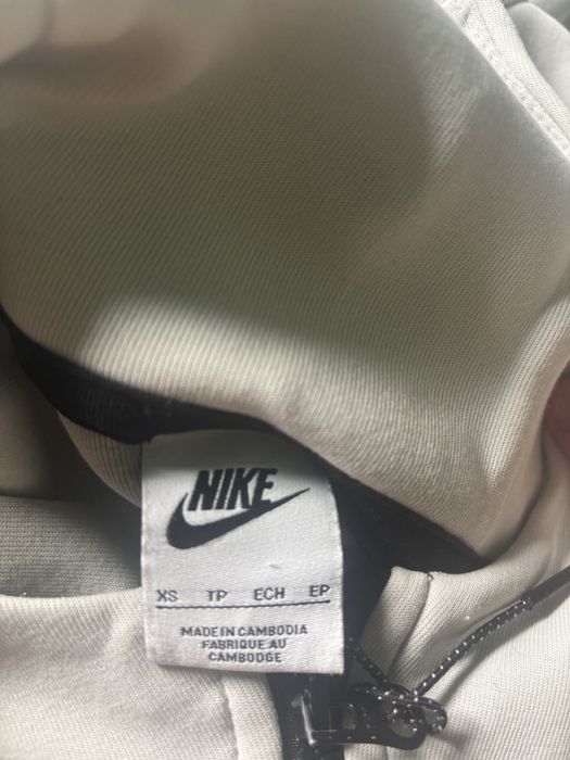 Hanorac Nike Tech Fleece