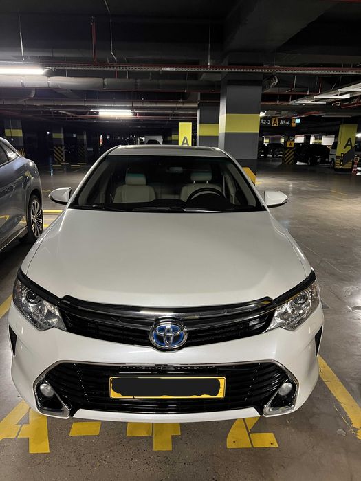 Toyota Camry 55 Hybrid 2016 года