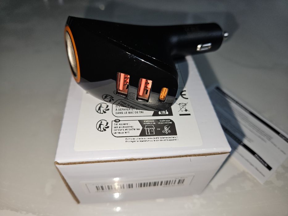 Incarcator Auto 4 in 1 cu priza * 175 W  *