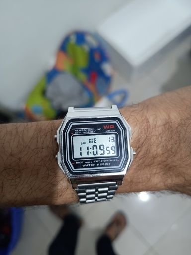 Vând Ceas Retro Nou!