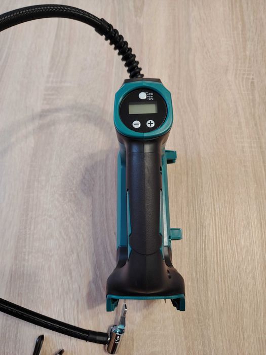 Compresor auto pompa Makita DMP 180