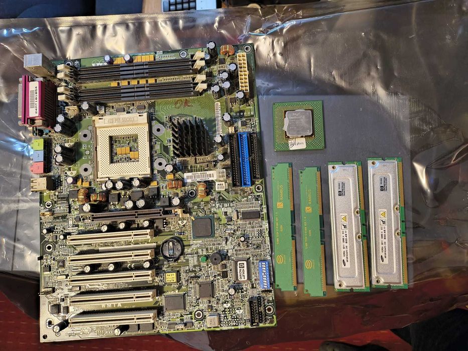 Kit socket 423 Asus WMTA (P4T) + Pentium 4 1.7 + 256MB RDRAM