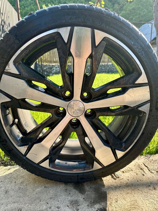 Jante Peugeot 225/40ZR18 + 4 anvelope iarna si 4 vara