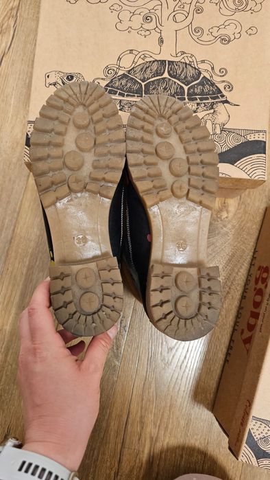 Ghete Goby piele, 36, adorabile, cu caine