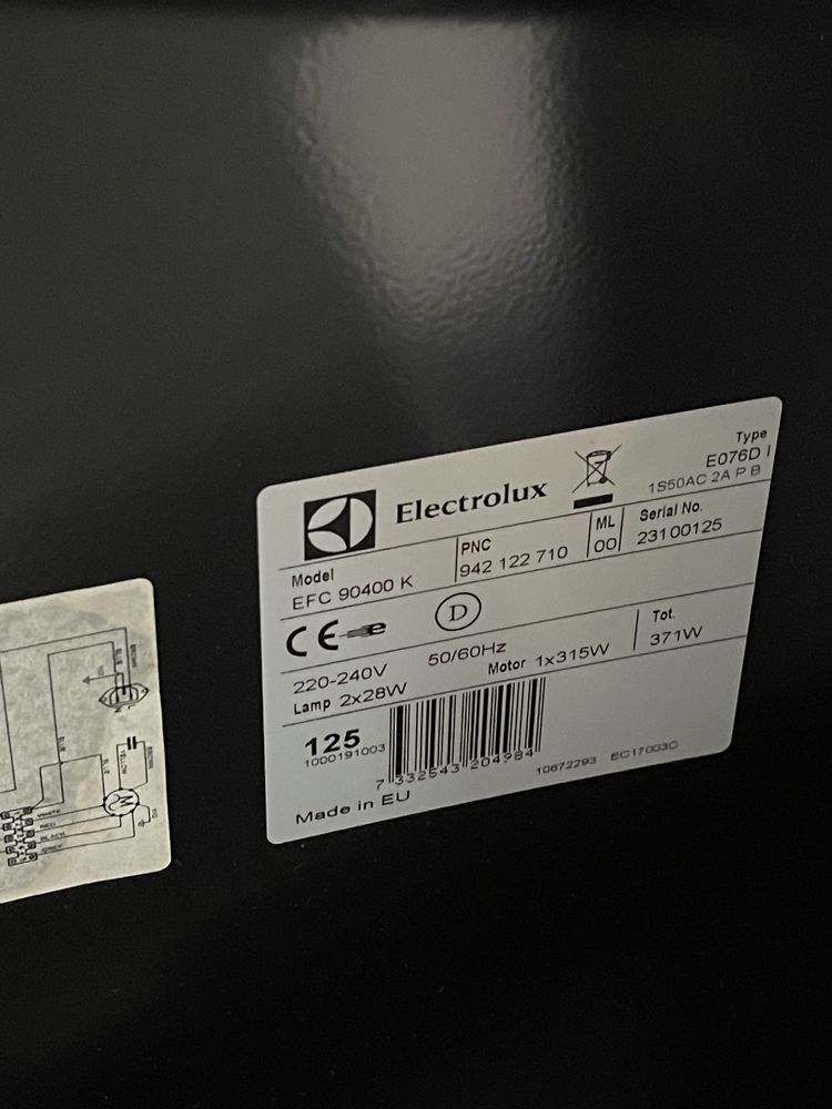 Hota neagră Electrolux 90 cm EFC 90400 K