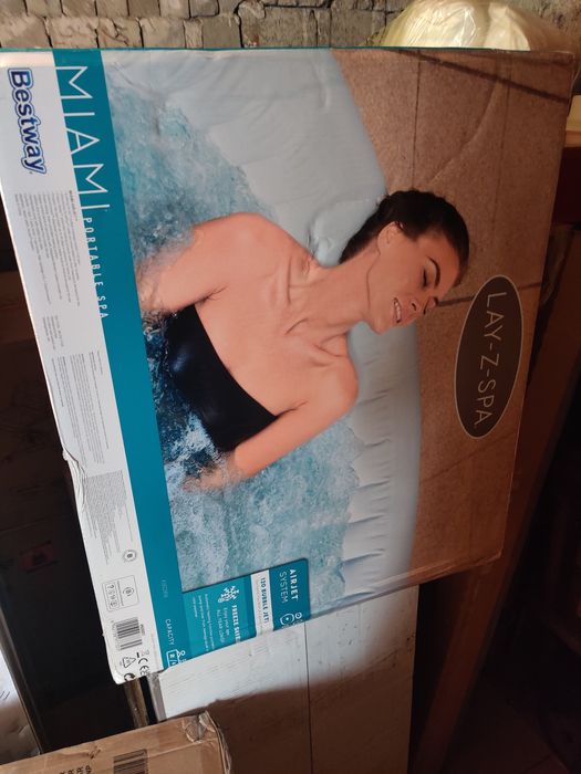 Piscina Jacuzzi Lazyspa Miami