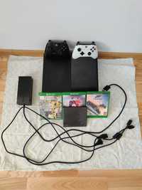 Xbox One 256GB trei jocuri