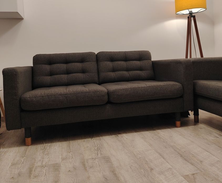 Vand canapele de doua si trei locuri Ikea