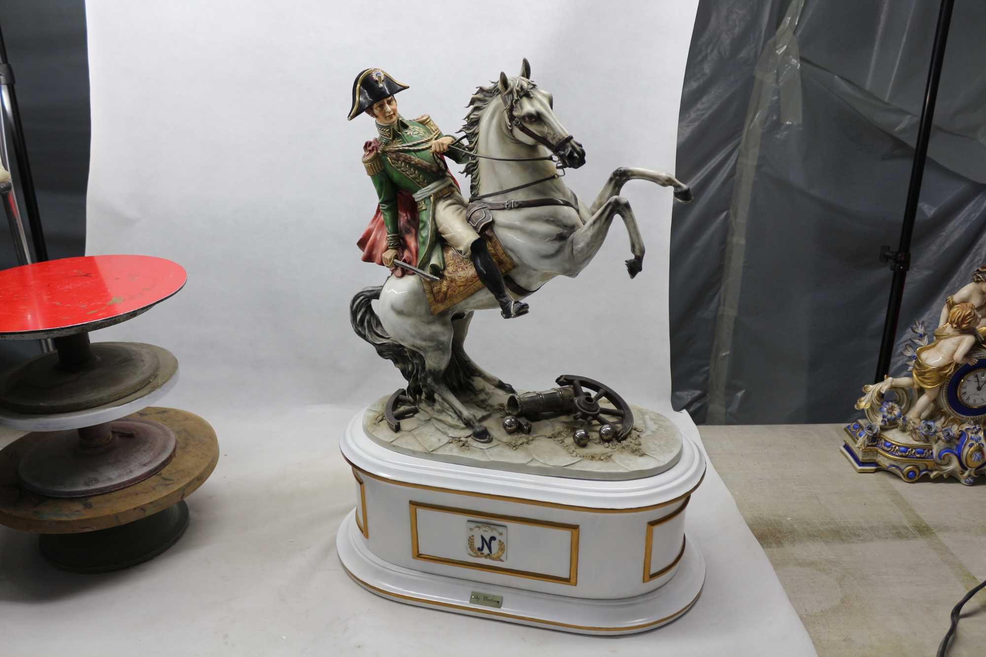 Фарфоровая статуэтка Наполеон Бонапарт Италия Capodimonte