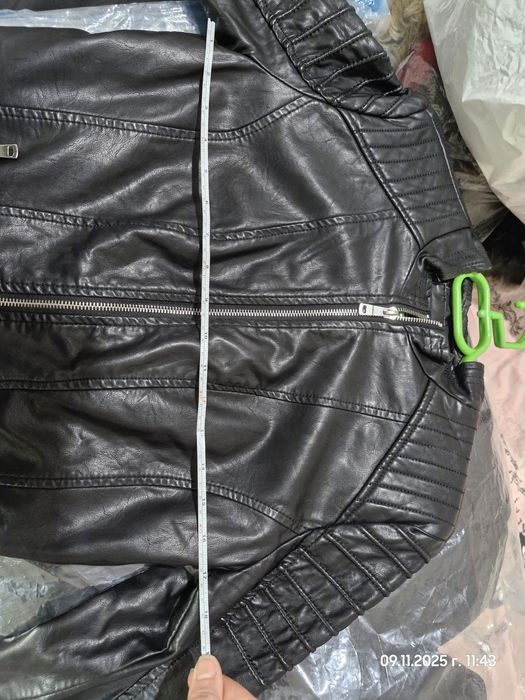 Дамско кожено яке