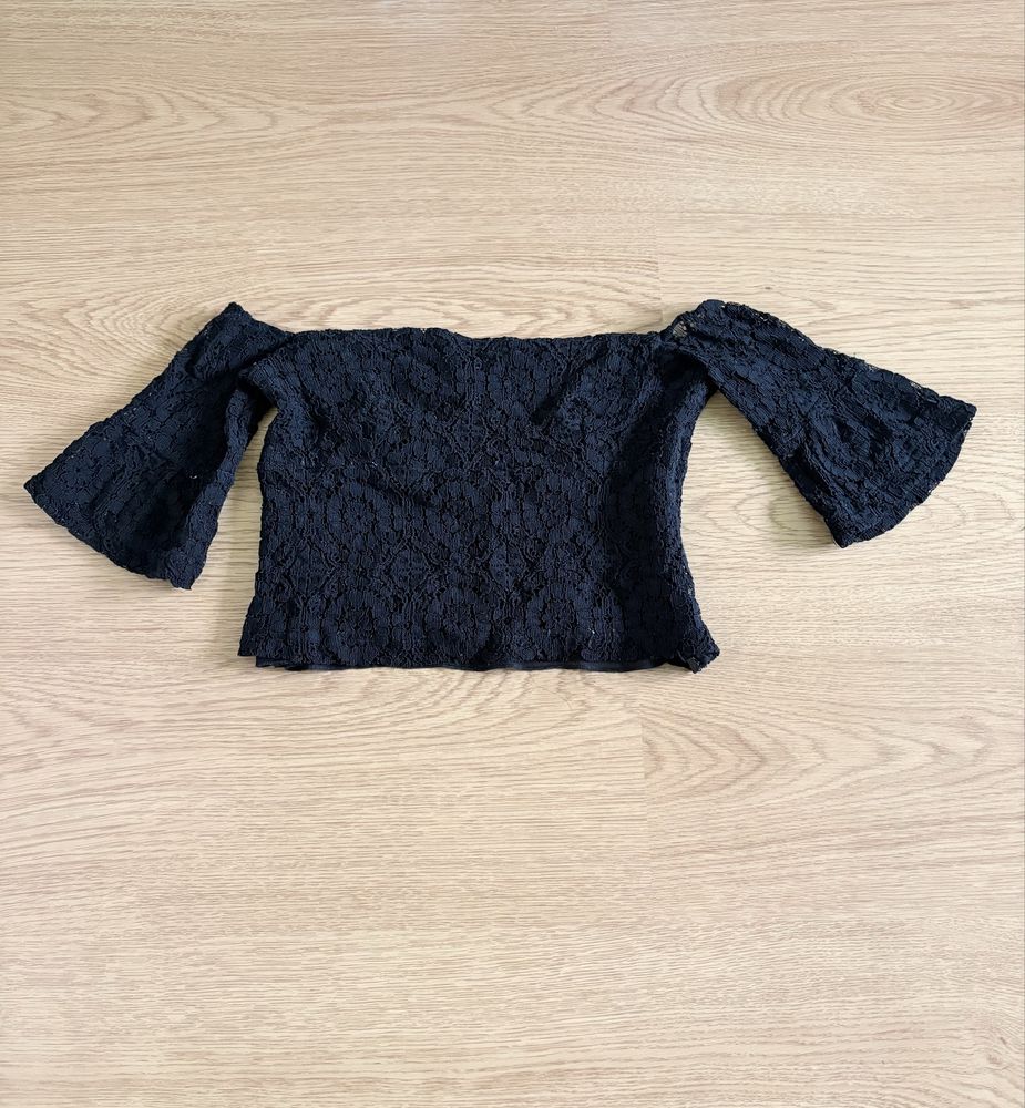 Дантелен Черен топ с цип на Zara