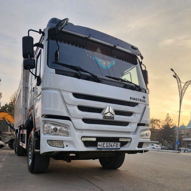 Sinotruk Howo заводской METAN