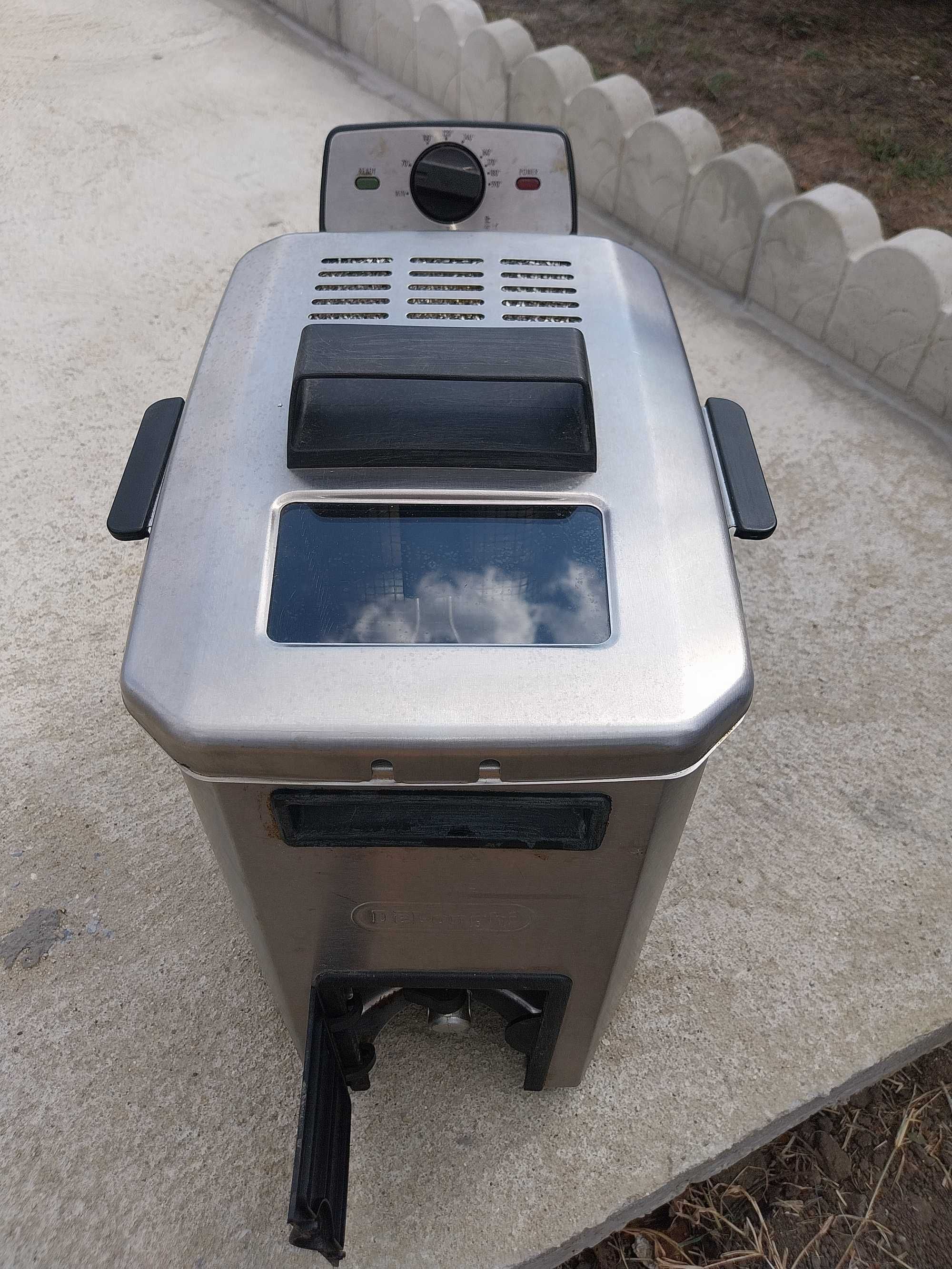 Фритюрник DeLonghi