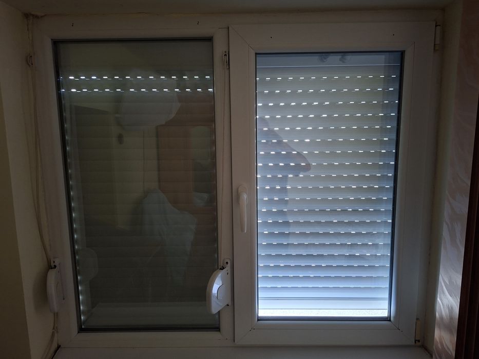 Прозорец с външна щора