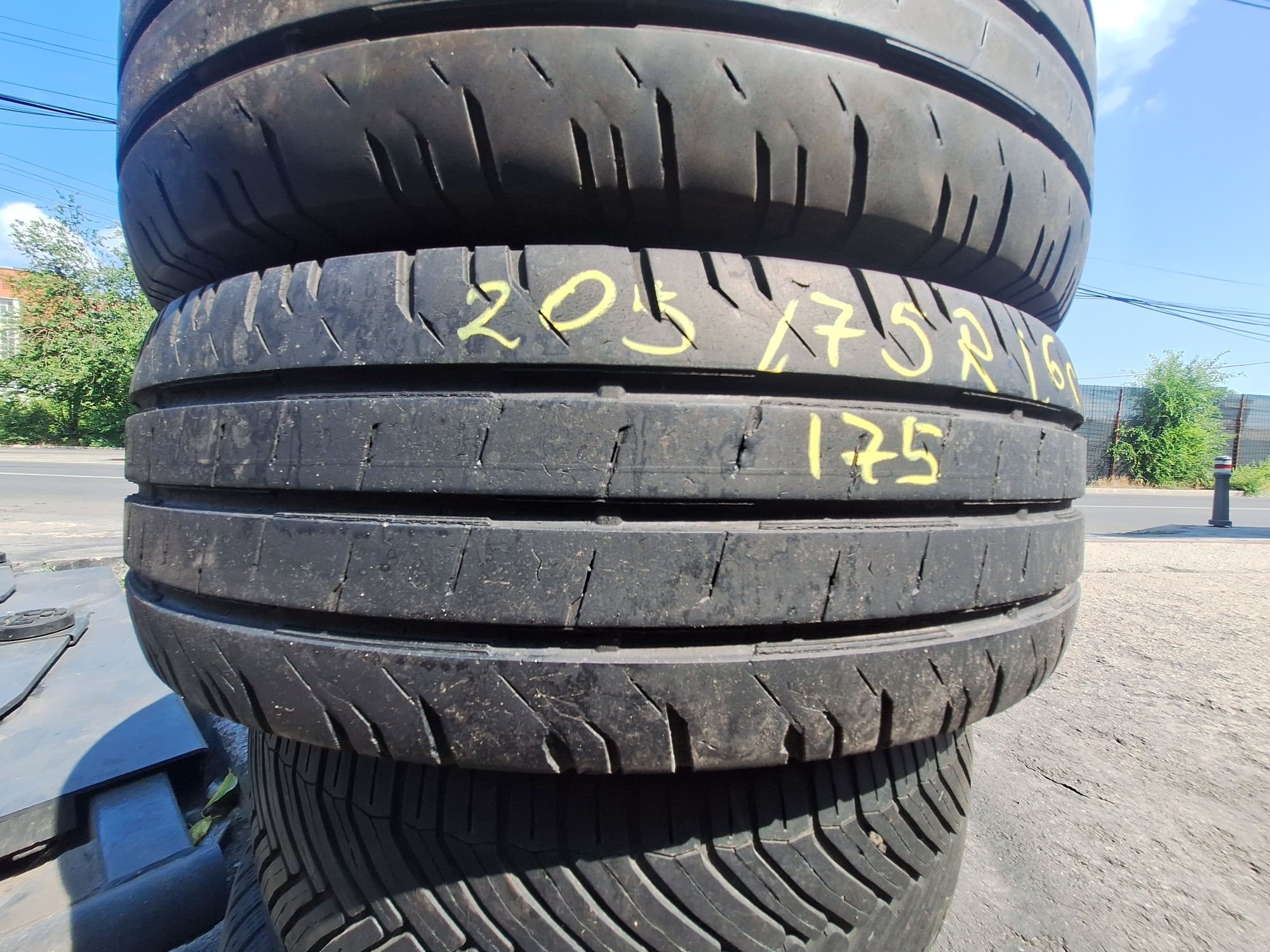 2 anvelope vara 205/75r16 C Continental Montaj gratuit