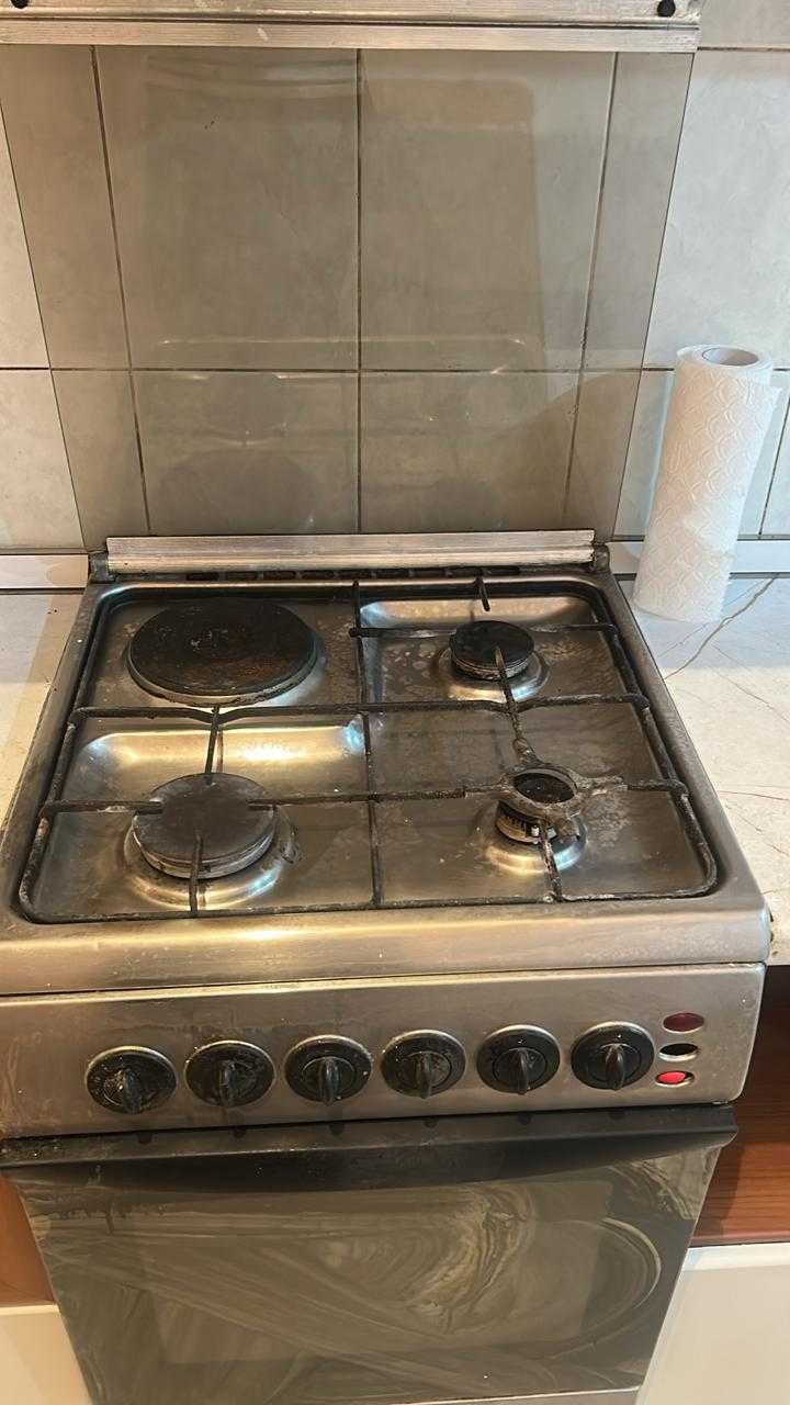 Продам газовую плиту