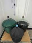 2 damigene a câte 50 L si una de 25 L