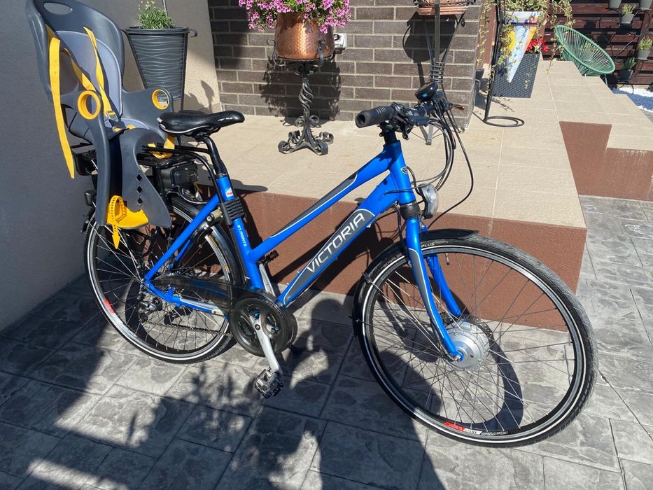 Vand 2 biciclete! Una electrica, cealalta Trekking! 100km autonomie!