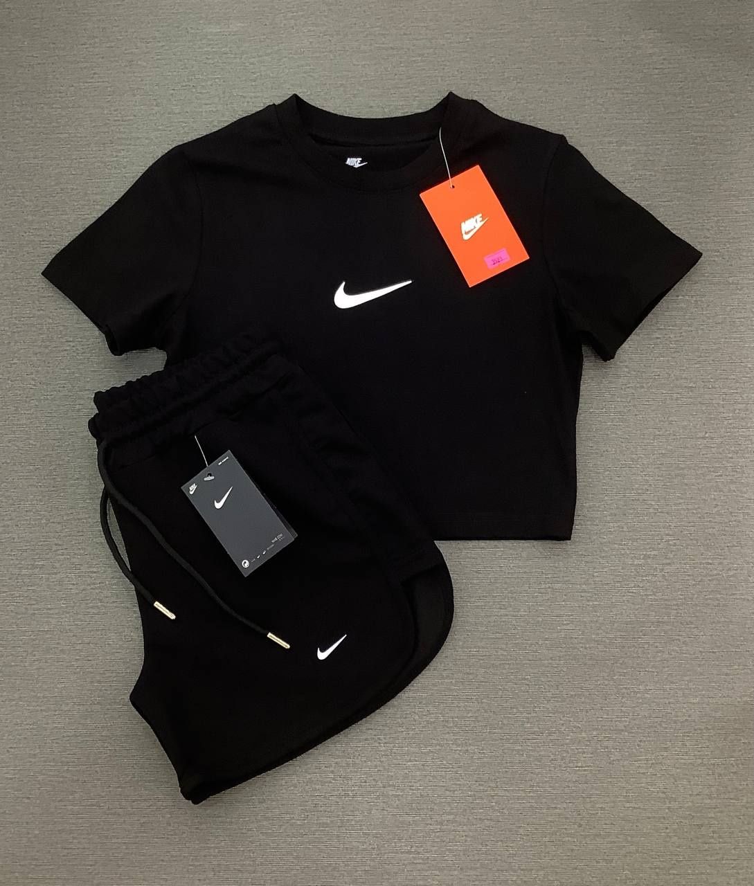 Женски екипи Nike