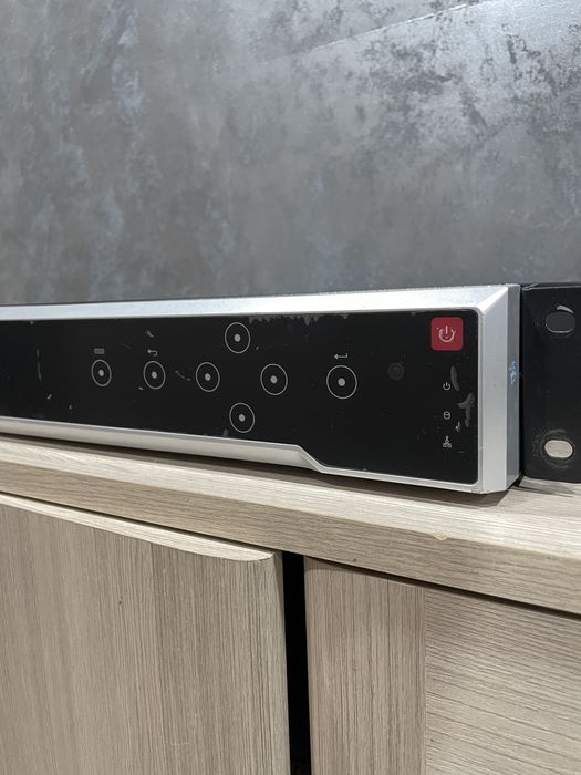 HIKVISION Видеорегистратор на 16 камер
