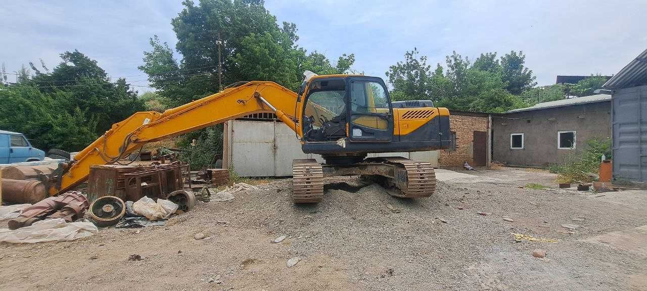 Hyundai 220 экскаватор ожиданиега сотилади