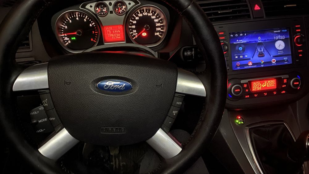 Ford C-MAX 2.0 16V Газ TITANIUM