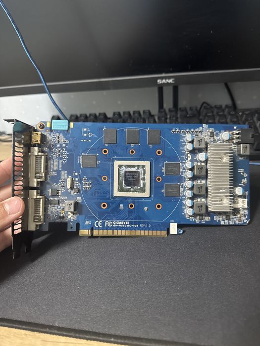 GIGABYTE GTX 550 TI 1GB На Запчасти