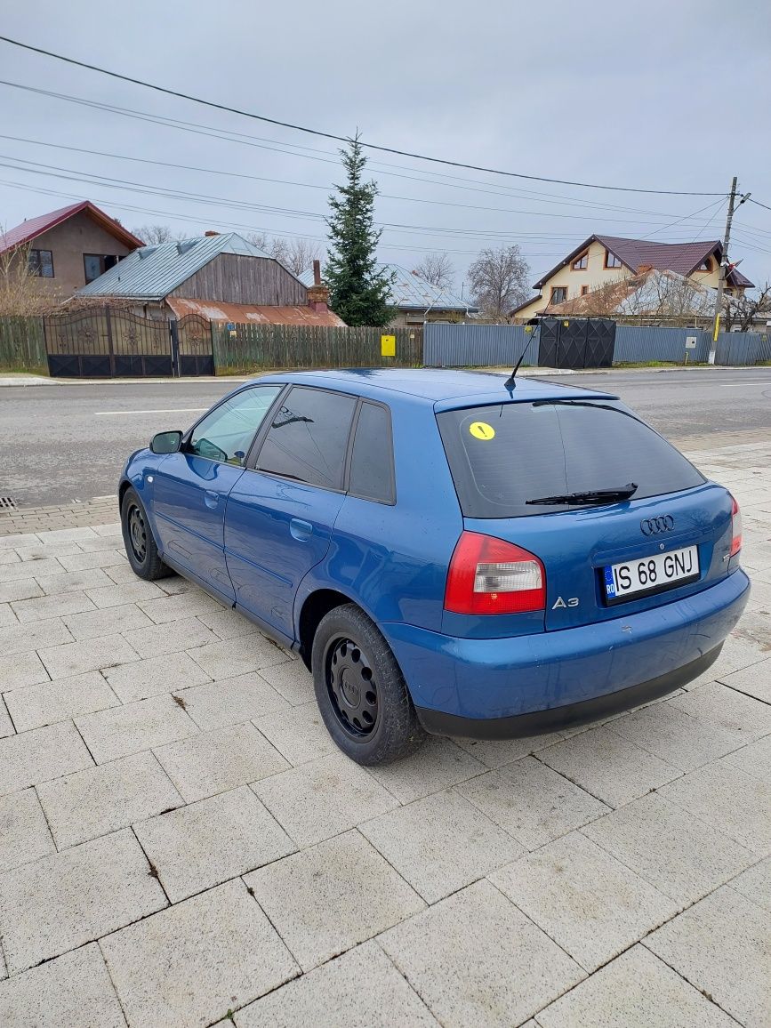 Vând Audi a3 1.6