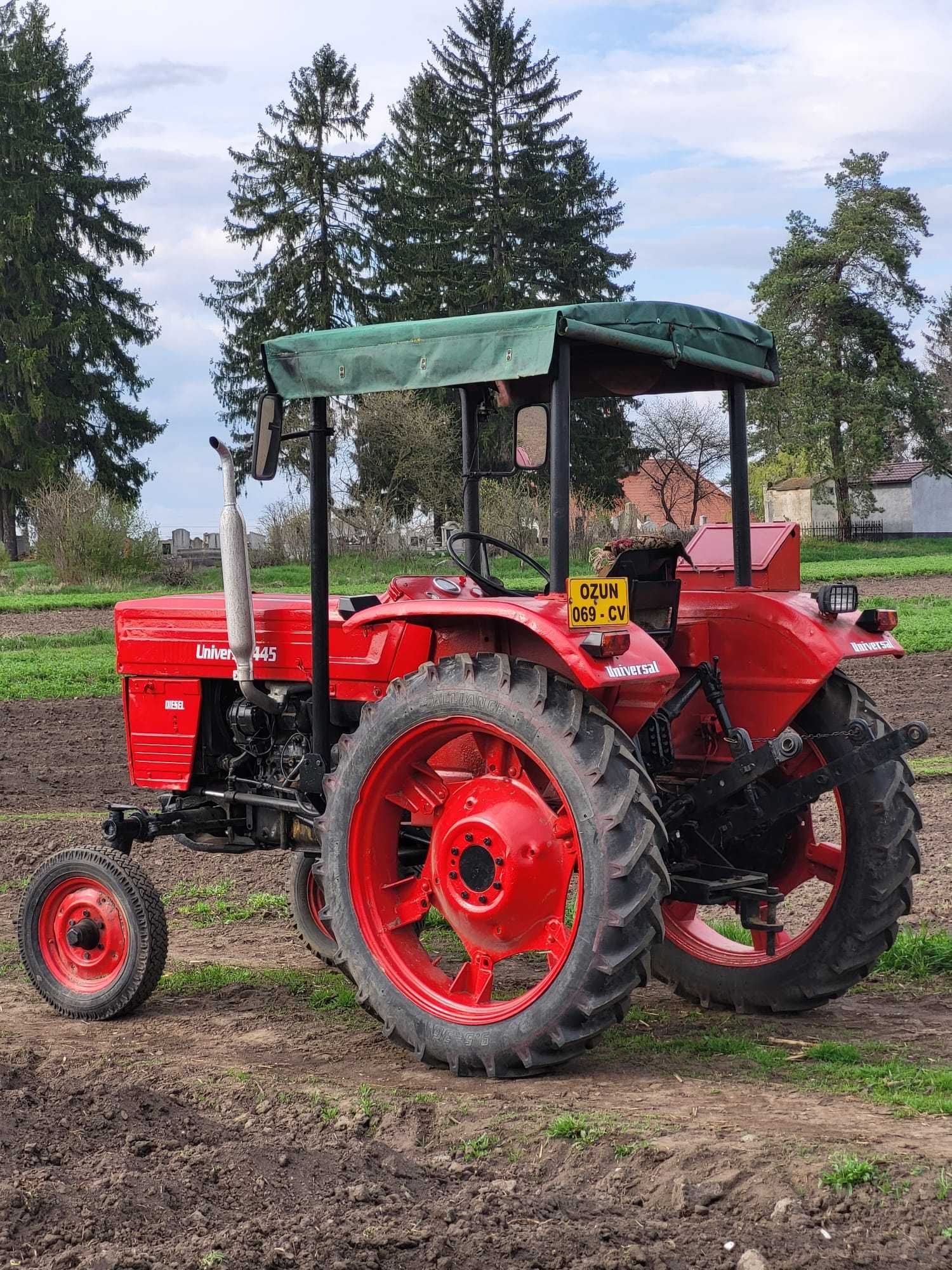 Tractor UTB 445 varianta înaltă